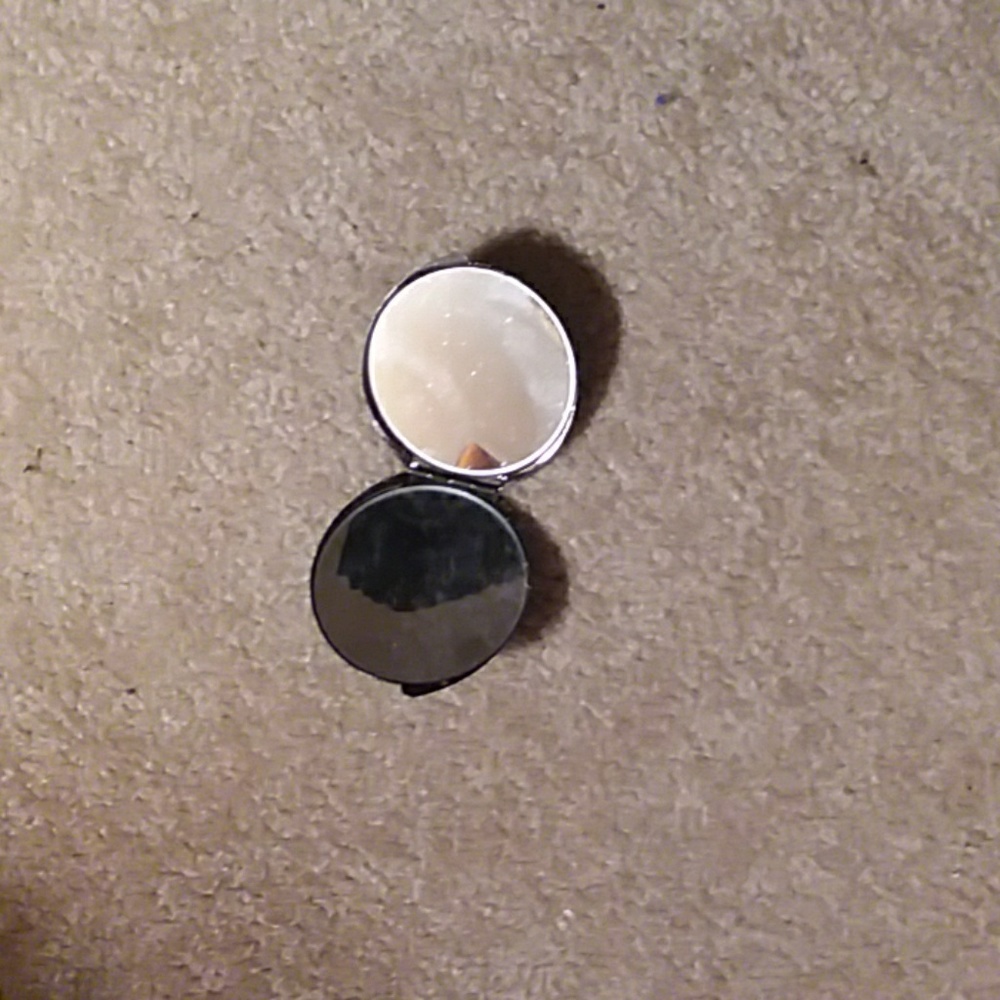 COMPACT MIROR - Picture 2 of 4
